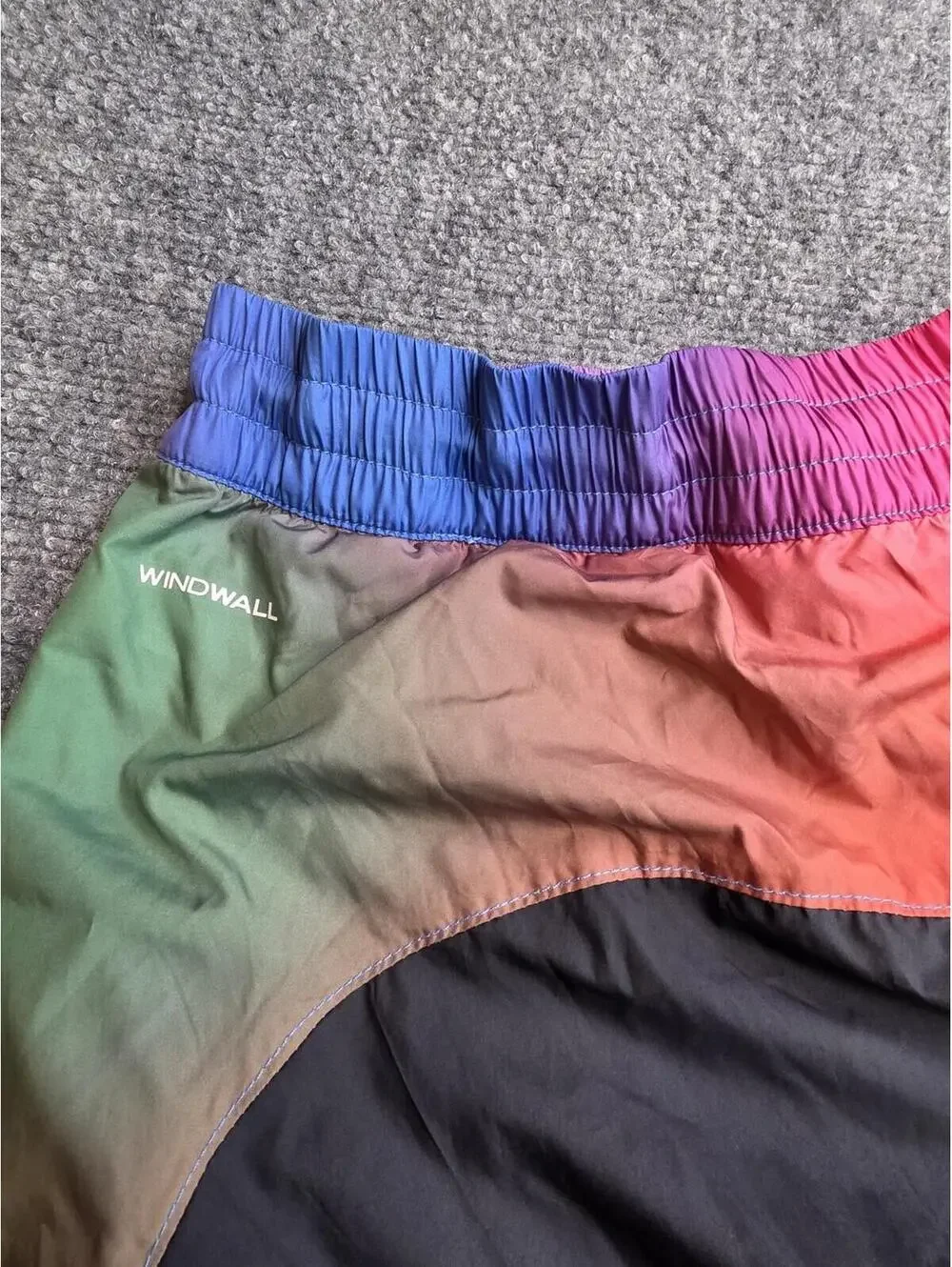 The North Face Hydrenaline Shorts Mens XL Black Rainbow Gradient Wind Shorts